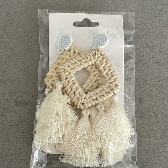 Earrings - Picture 1 of 1